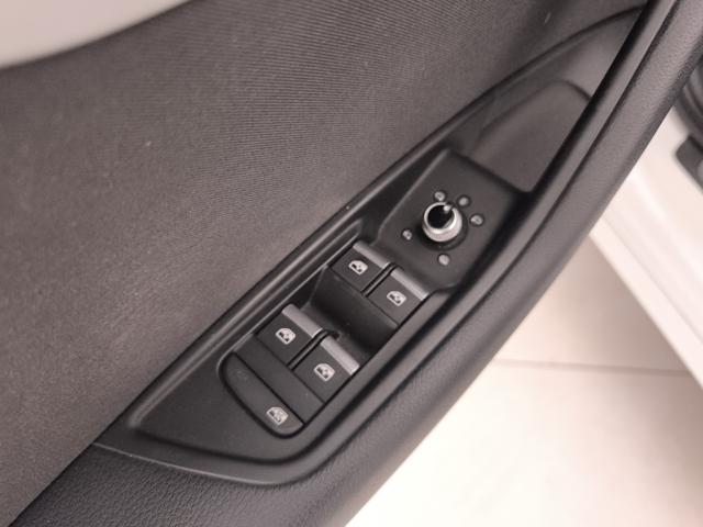 AUDI A4 usata, con Leve al volante