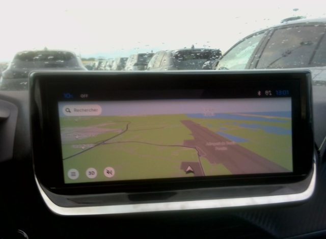 PEUGEOT 208 usata, con Autoradio