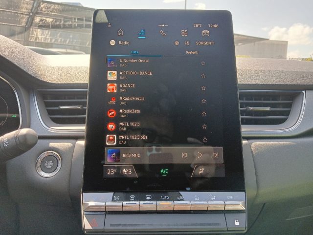 RENAULT Captur usata, con Touch screen