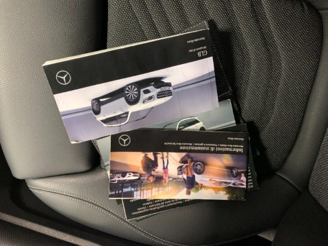 MERCEDES-BENZ GLB 200 usata, con Vivavoce