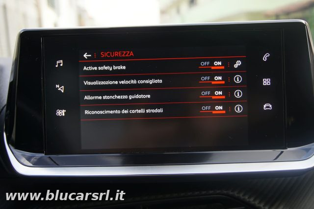 PEUGEOT 2008 usata, con Sistema di navigazione
