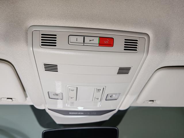 VOLKSWAGEN T-Roc usata, con USB