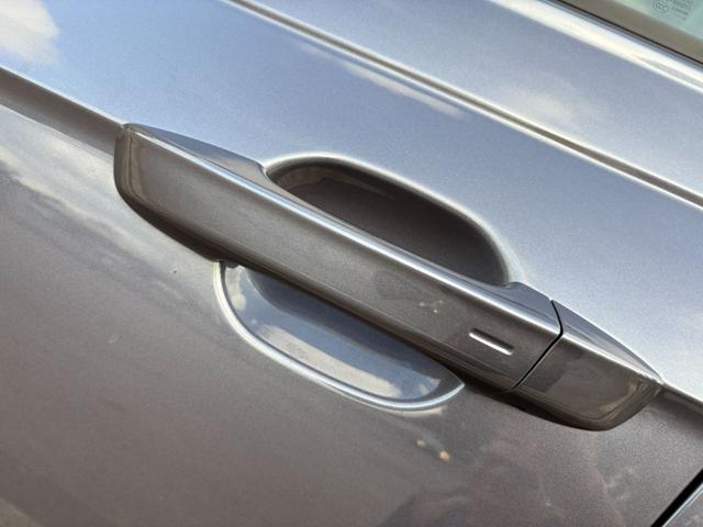 VOLKSWAGEN Taigo usata, con Isofix