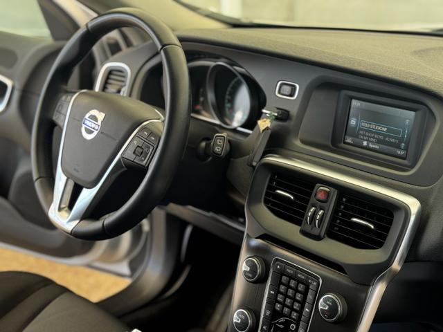 VOLVO V40 usata 26