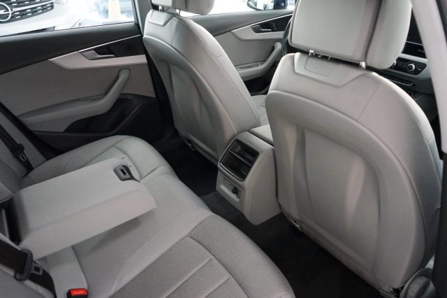 AUDI A4 usata, con Hill holder