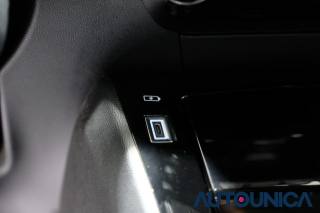 PEUGEOT 2008 usata, con Volante multifunzione