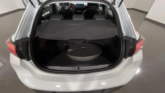 PEUGEOT 208 usata, con Volante in pelle