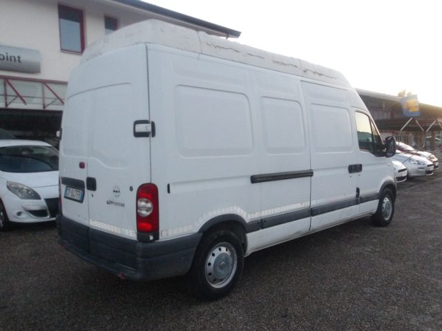 NISSAN Interstar usata, con Autoradio