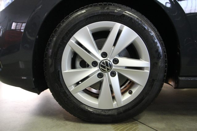 VOLKSWAGEN Golf usata, con Touch screen