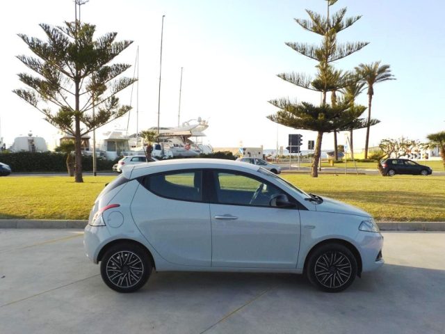 LANCIA Ypsilon usata, con Volante in pelle