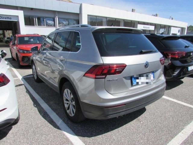 VOLKSWAGEN Tiguan usata, con Airbag laterali