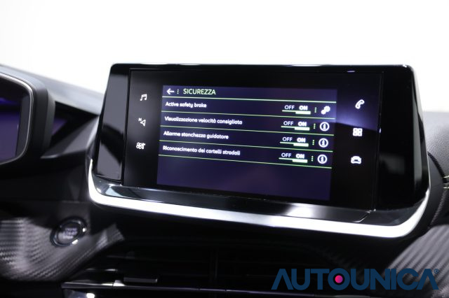 PEUGEOT 208 usata, con Volante multifunzione