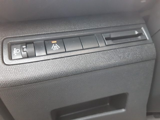 PEUGEOT 3008 usata, con USB