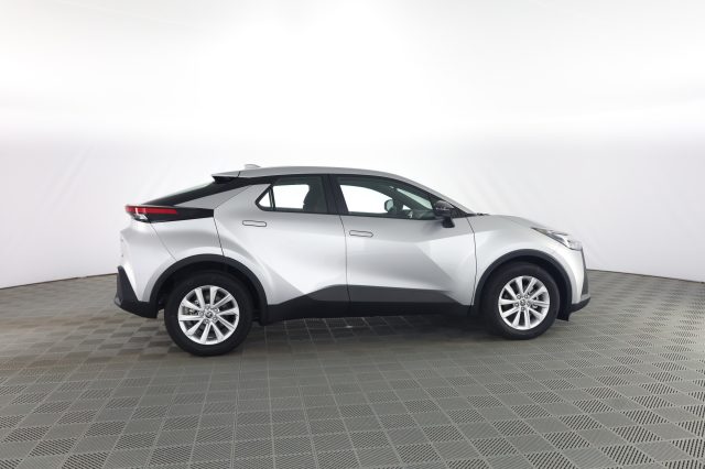TOYOTA C-HR usata 2