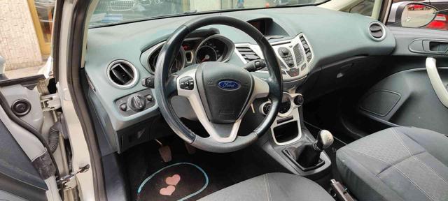 FORD Fiesta usata, con Autoradio