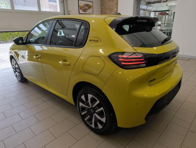 PEUGEOT 208 usata, con Alzacristalli elettrici