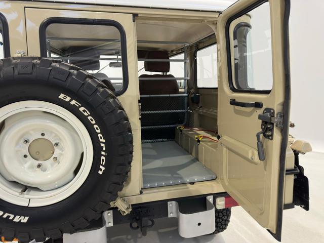 TOYOTA Land Cruiser usata 9