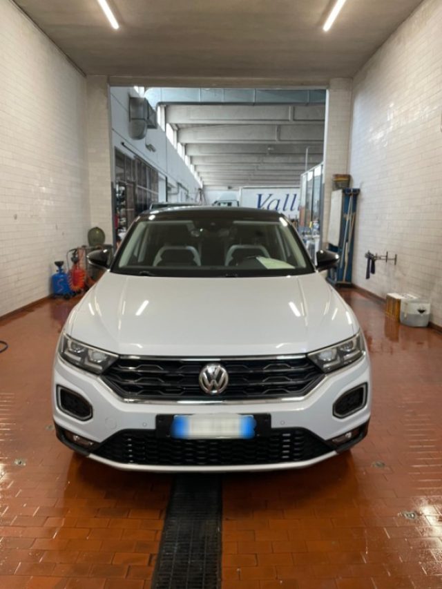 VOLKSWAGEN T-Roc usata, con USB