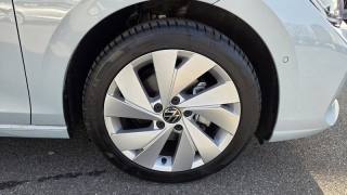 VOLKSWAGEN Golf usata, con Autoradio