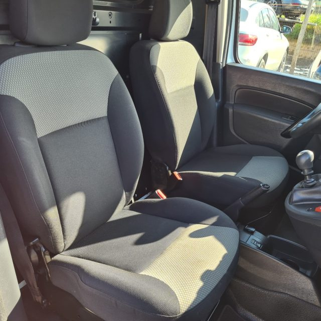 RENAULT Kangoo usata 18