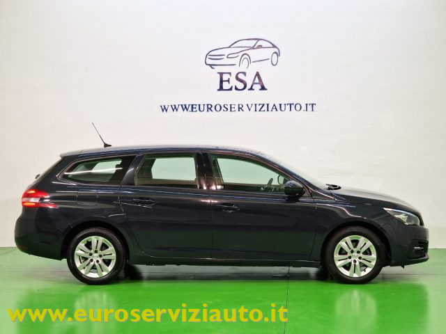 PEUGEOT 308 usata, con Airbag