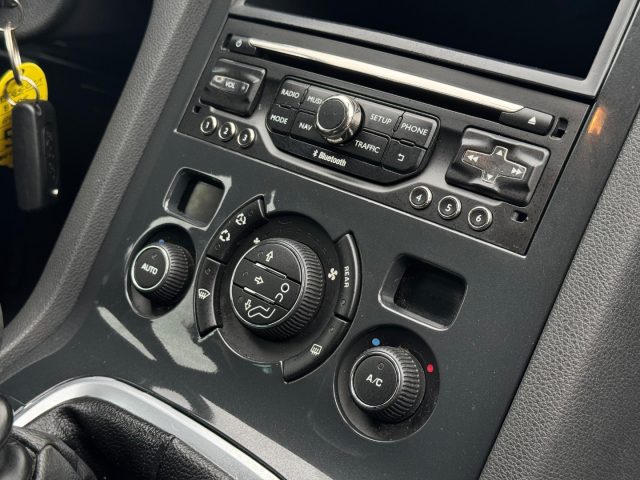 PEUGEOT 5008 usata, con Lettore CD
