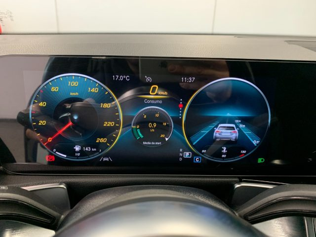 MERCEDES-BENZ GLB 200 usata, con Isofix