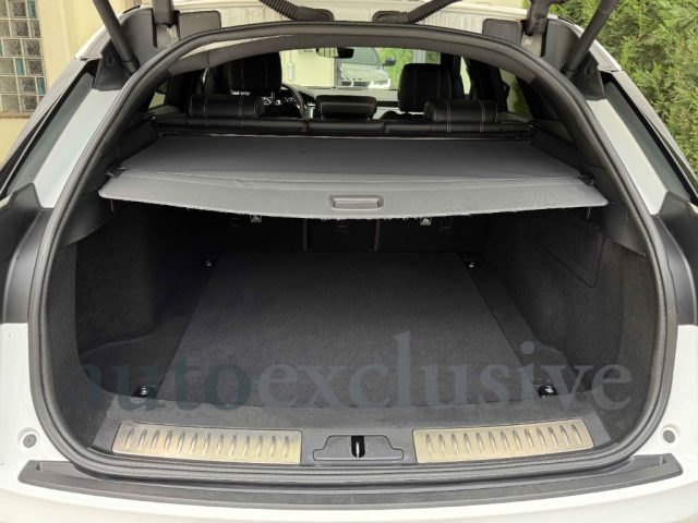 LAND ROVER Range Rover Velar usata, con Fari LED
