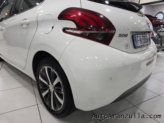 PEUGEOT 208 usata, con Volante multifunzione