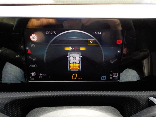 MERCEDES-BENZ CLA 180 usata, con Controllo elettronico della corsia
