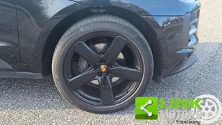 PORSCHE Macan usata, con USB