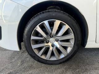 PEUGEOT 5008 usata, con Bluetooth