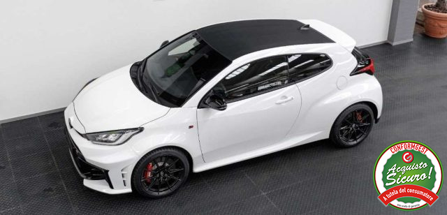 TOYOTA Yaris usata, con Autoradio