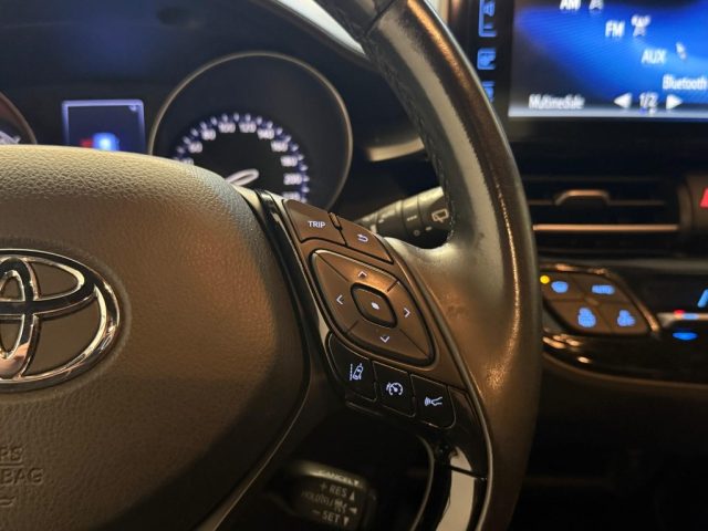 TOYOTA C-HR usata, con Sensori di parcheggio posteriori