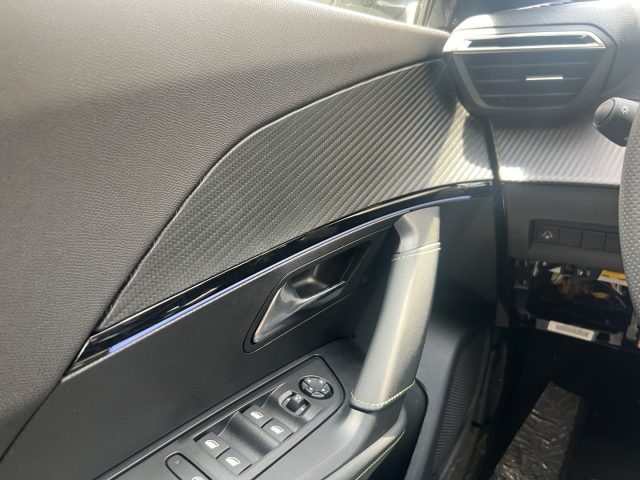 PEUGEOT 2008 usata, con Sensore di pioggia