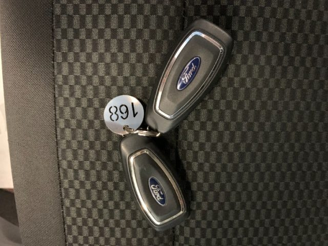 FORD Puma usata, con MP3