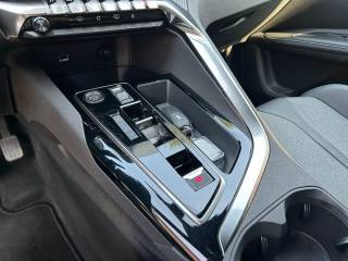 PEUGEOT 5008 usata, con Sistema di navigazione