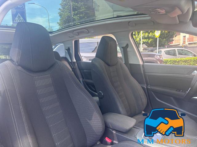 PEUGEOT 308 usata, con Sedile posteriore sdoppiato