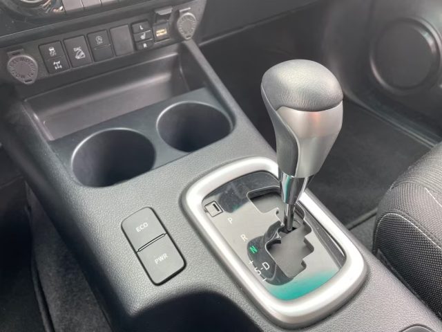 TOYOTA Hilux usata, con Servosterzo