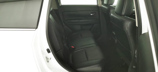 MITSUBISHI Outlander usata, con Sensori di parcheggio posteriori