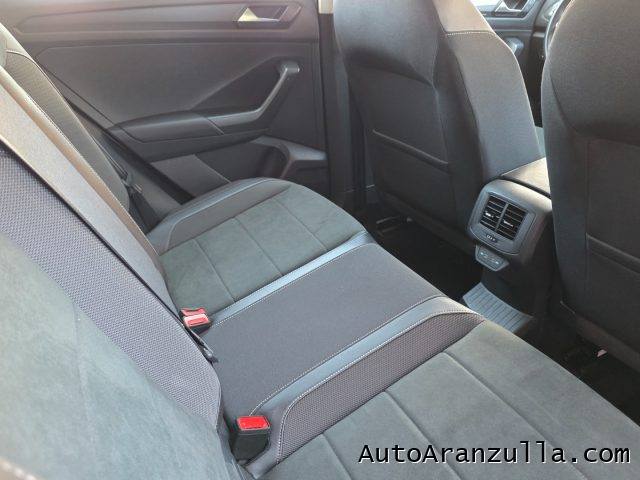 VOLKSWAGEN T-Roc usata, con Interni in pelle