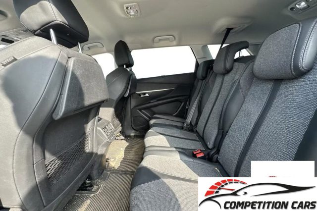 PEUGEOT 5008 usata, con Cerchi in lega