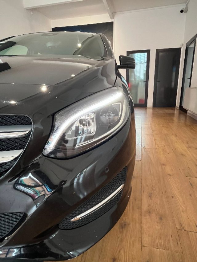 MERCEDES-BENZ B 180 usata, con Alzacristalli elettrici