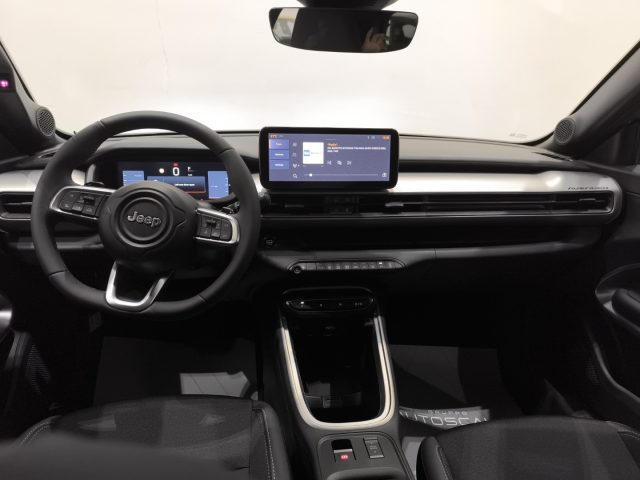 JEEP Avenger usata, con USB