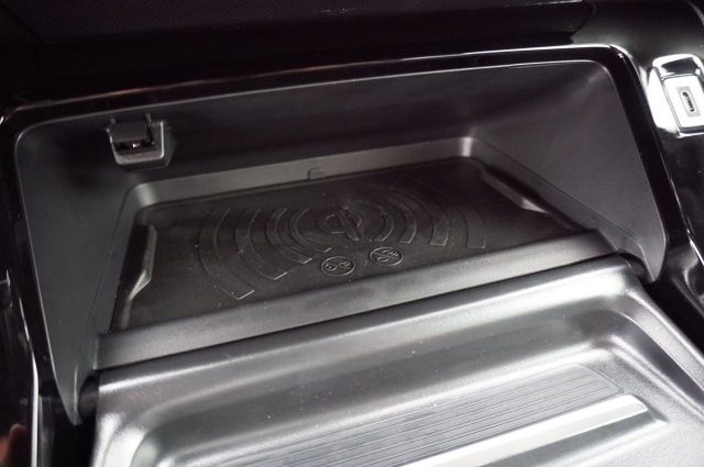 PEUGEOT 2008 usata, con Sedile posteriore sdoppiato