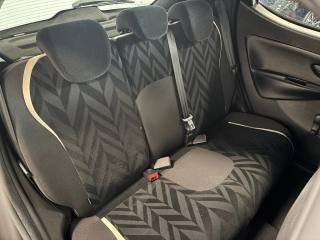 LANCIA Ypsilon usata, con USB