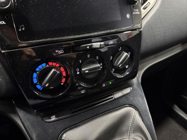 LANCIA Ypsilon usata, con ESP