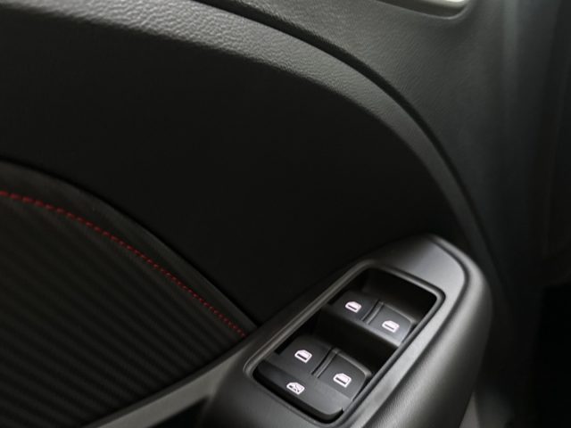 MG ZS usata, con Specchietti laterali elettrici
