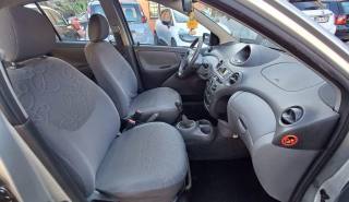TOYOTA Yaris usata, con Fendinebbia