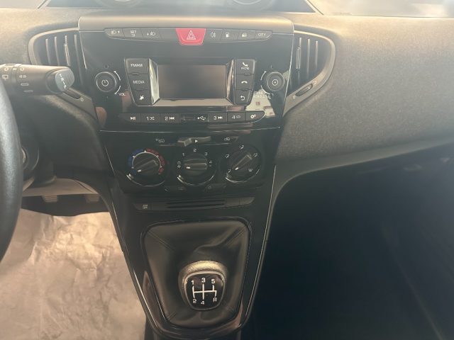 LANCIA Ypsilon usata, con USB